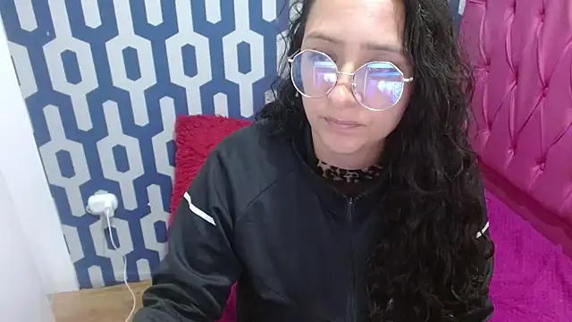 Snapshot of sarax_ximena chatting on March 19, 1:21 am sarax ximena online show from March 19, 1:21 am
