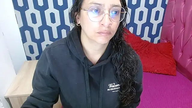 sarax ximena online show from November 10, 9:25 am