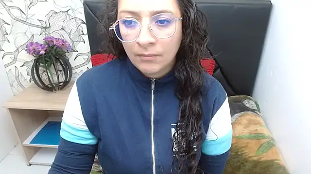 sarax ximena online show from January 10, 7:04 am