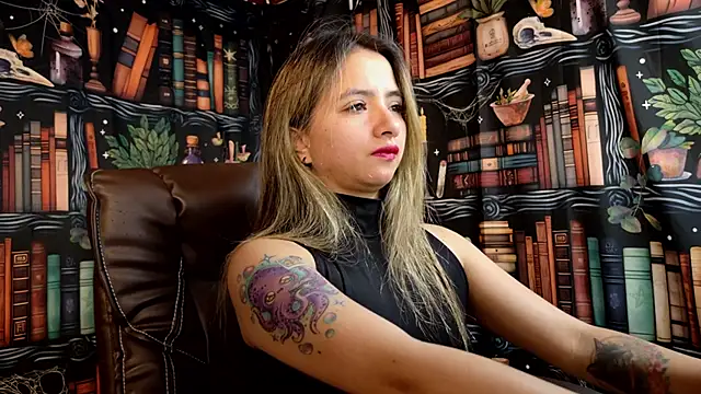 Snapshot of julietta___jackson chatting on March 21, 8:18 pm julietta jackson online show from March 21, 8:18 pm
