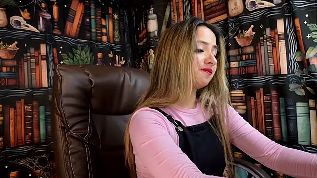 Snapshot of julietta___jackson chatting on March 11, 8:31 pm julietta jackson online show from March 11, 8:31 pm