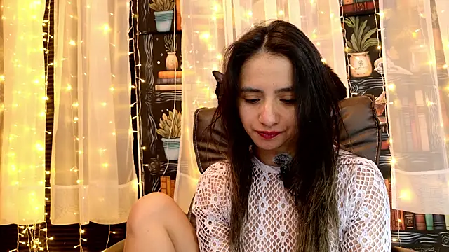 Snapshot of julietta___jackson chatting on July 21, 9:49 pm julietta jackson online show from July 21, 9:49 pm