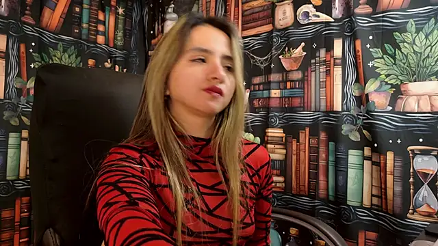 Snapshot of julietta___jackson chatting on February 14, 2:18 am julietta jackson online show from February 14, 2:18 am