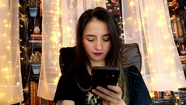 Snapshot of julietta___jackson chatting on June 10, 10:00 pm julietta jackson online show from June 10, 10:00 pm