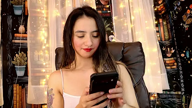 Snapshot of julietta___jackson chatting on May 27, 10:39 pm julietta jackson online show from May 27, 10:39 pm