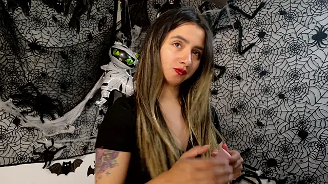 Snapshot of julietta___jackson chatting on October 10, 8:42 pm julietta jackson online show from October 10, 8:42 pm