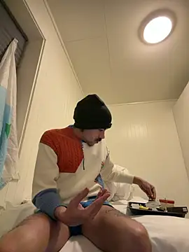 wolfwhite95 online show from March 3, 12:17 am