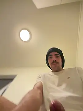 wolfwhite95 online show from February 28, 6:24 am