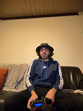 wolfwhite95 online show from November 2, 3:00 am