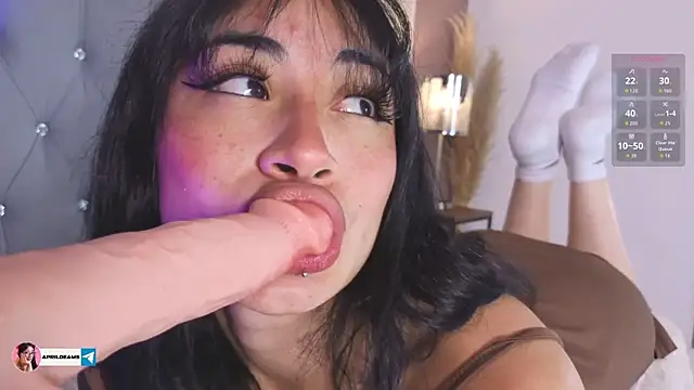 aprildreams19 online show from October 23, 1:10 pm