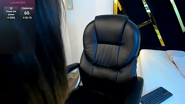 ninfomaria  online show from February 5, 9:07 pm