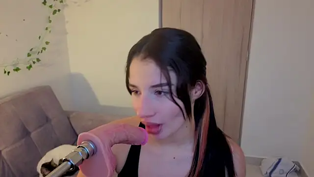 Snapshot of Mia_adams66 chatting on January 13, 10:46 pm Mia adams66 online show from January 13, 10:46 pm