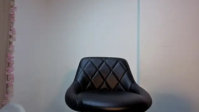 Snapshot of Mia_adams66 chatting on December 23, 2:44 am Mia adams66 online show from December 23, 2:44 am