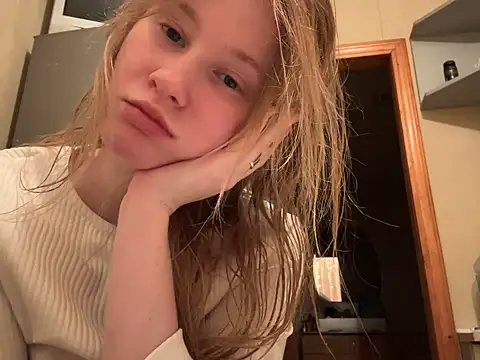 Snapshot of saint_cat25 chatting on February 21, 7:21 pm saint cat25 online show from February 21, 7:21 pm