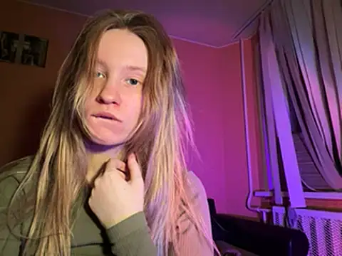 Snapshot of saint_cat25 chatting on February 23, 6:01 pm saint cat25 online show from February 23, 6:01 pm