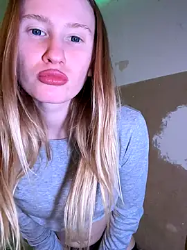 Snapshot of saint_cat25 chatting on December 14, 11:43 pm saint cat25 online show from December 14, 11:43 pm