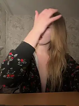 Snapshot of saint_cat25 chatting on November 15, 5:28 pm saint cat25 online show from November 15, 5:28 pm