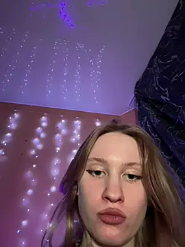 Snapshot of saint_cat25 chatting on March 21, 8:40 pm saint cat25 online show from March 21, 8:40 pm