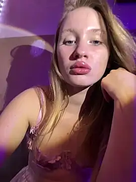 saint cat25 online show from April 4, 10:05 pm