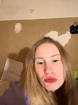 Snapshot of saint_cat25 chatting on December 4, 9:03 pm saint cat25 online show from December 4, 9:03 pm