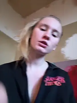 Snapshot of saint_cat25 chatting on November 19, 11:10 am saint cat25 online show from November 19, 11:10 am