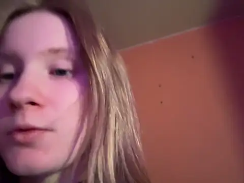 Snapshot of saint_cat25 chatting on February 18, 10:58 pm saint cat25 online show from February 18, 10:58 pm