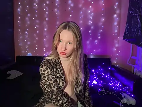 Snapshot of saint_cat25 chatting on March 18, 7:55 pm saint cat25 online show from March 18, 7:55 pm