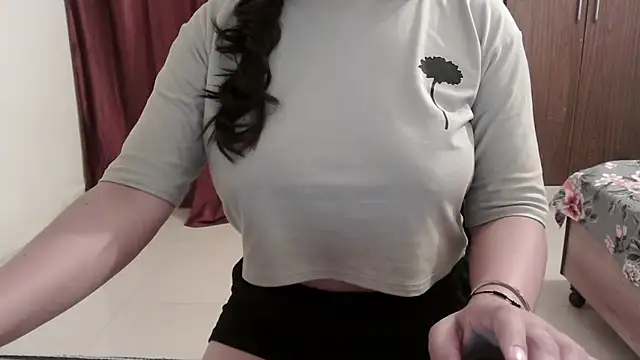 ANANYA-TIWARI online show from September 30, 5:19 pm