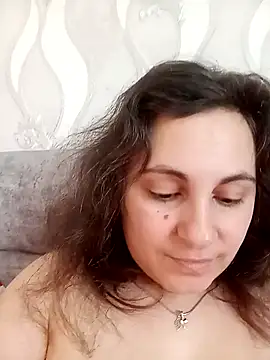 ShelaDiass online show from February 8, 4:54 am