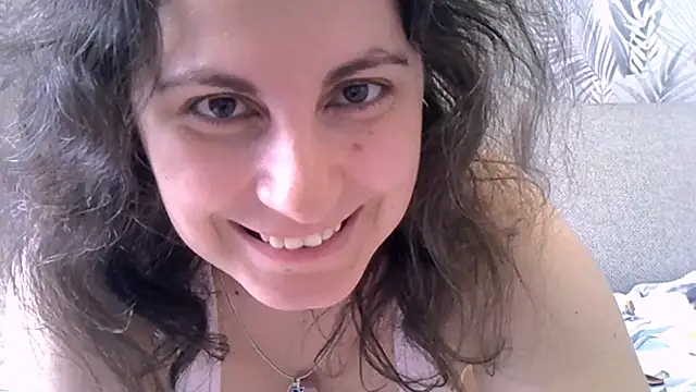 ShelaDiass online show from March 28, 3:40 am