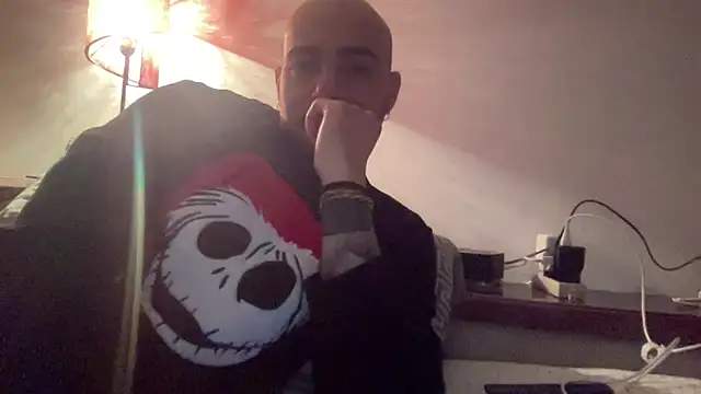 alessandromori91 online show from December 17, 7:02 am