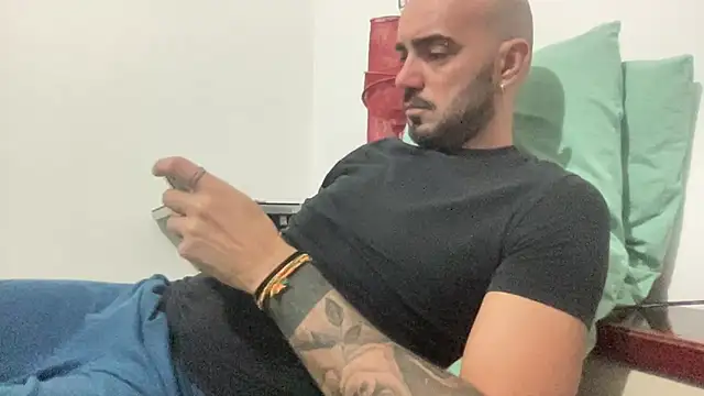 alessandromori91 online show from September 29, 7:08 pm