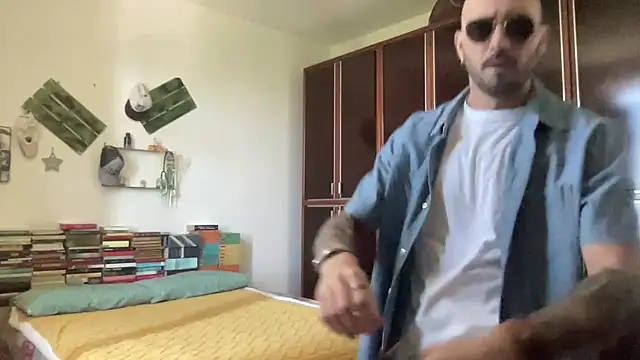 alessandromori91 online show from April 19, 10:49 am