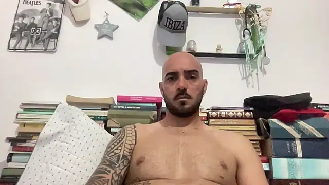 alessandromori91 online show from May 27, 8:27 pm