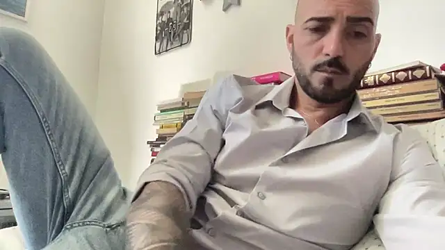 alessandromori91 online show from May 12, 12:44 pm