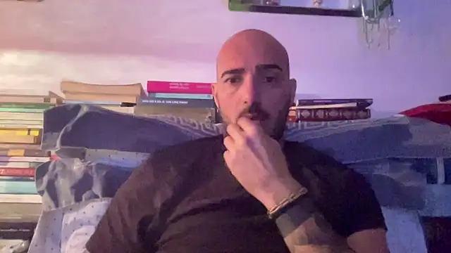 alessandromori91 online show from May 21, 7:22 pm