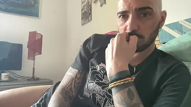 alessandromori91 online show from May 5, 9:01 am