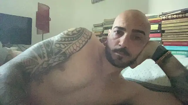 alessandromori91 online show from May 26, 5:49 am