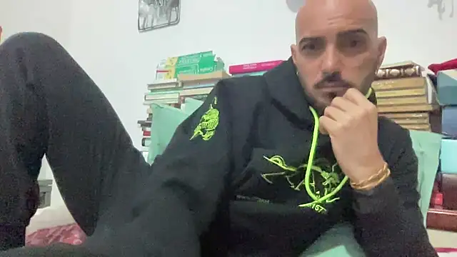 alessandromori91 online show from May 10, 6:54 pm