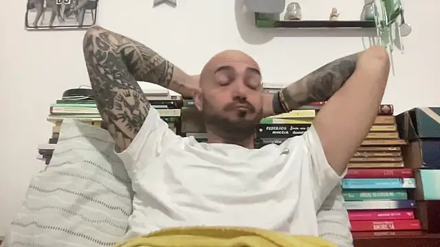 alessandromori91 online show from March 6, 6:19 am