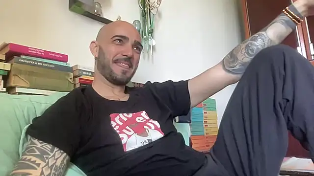 alessandromori91 online show from April 24, 9:11 am