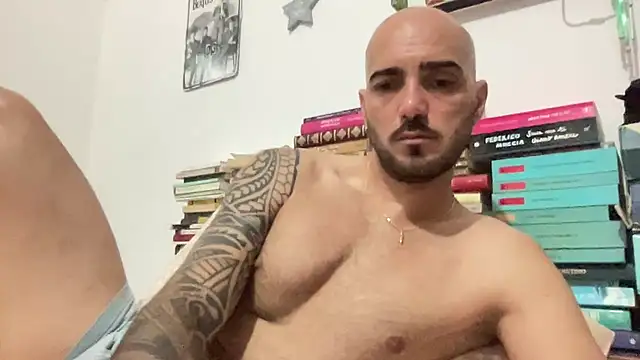 Snapshot of alessandromori91 chatting on June 17, 9:36 pm alessandromori91 online show from June 17, 9:36 pm