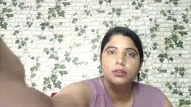 Snapshot of XIndianintimacy chatting on February 14, 5:41 am XIndianintimacy online show from February 14, 5:41 am