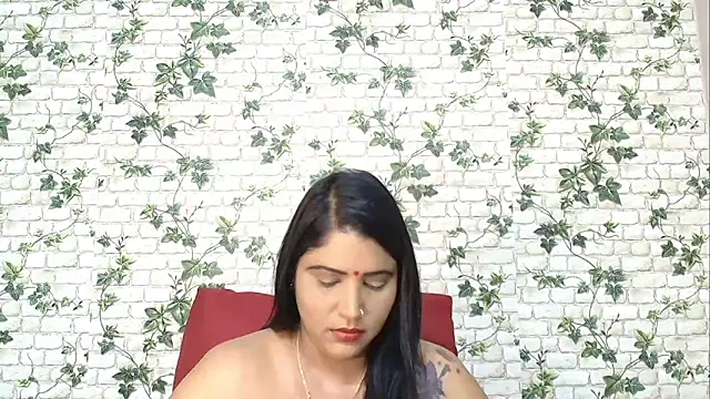 Snapshot of XIndianintimacy chatting on February 10, 8:42 pm XIndianintimacy online show from February 10, 8:42 pm