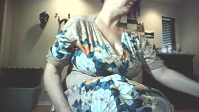 Big-Tits-McGee online show from October 21, 6:29 pm