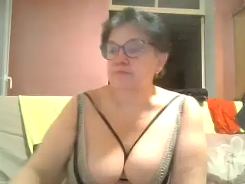 Vandeae44 online show from February 17, 8:49 pm