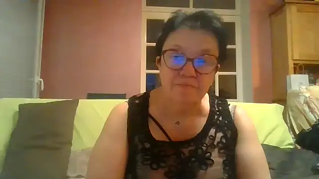 Vandeae44 online show from May 10, 7:49 pm