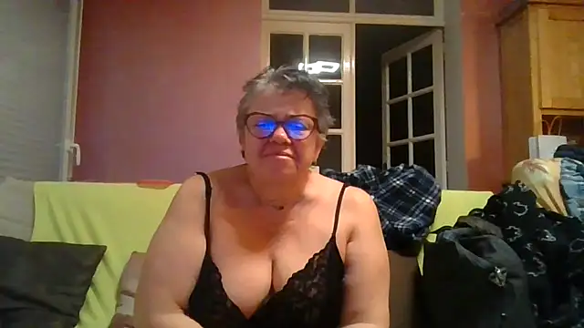 Vandeae44 online show from March 22, 7:59 pm