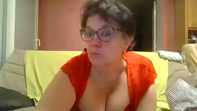 Vandeae44 online show from March 2, 8:25 pm
