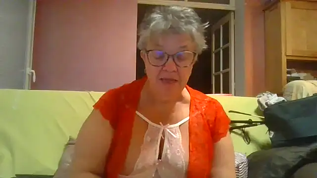 Vandeae44 online show from September 26, 7:54 pm